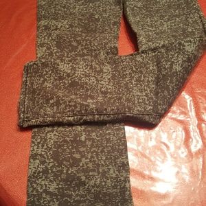 Levi's perfectly slimming 512 straight leg je